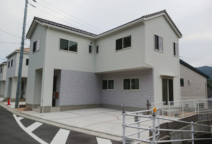 広島市安佐南区伴中央4丁目14新築戸建て分譲住宅外観