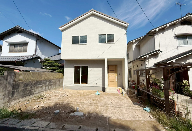 広島市安佐南区高取南2丁目8新築一戸建て分譲住宅外観