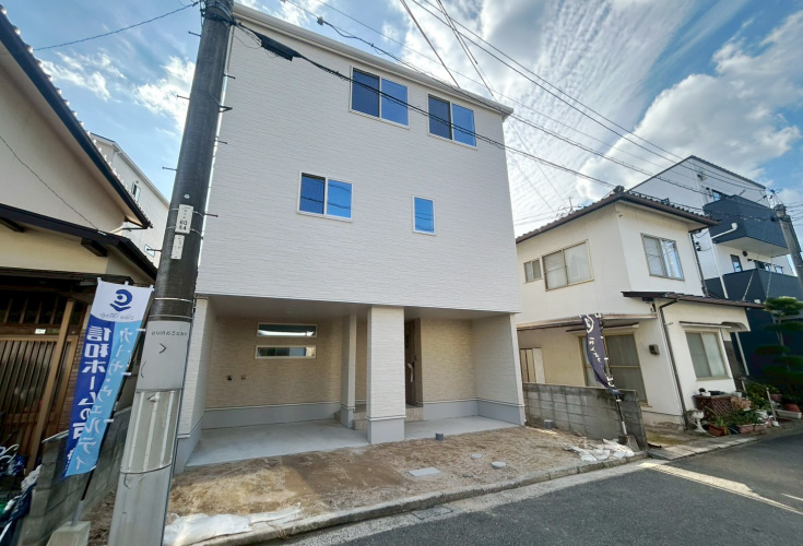 広島市安佐南区緑井5丁目7新築一戸建て分譲住宅外観